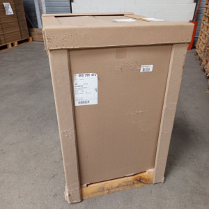 Professioneller Geschirrspüler mit Klarspüler- und Reinigungsmittelspender - 50 x 50 cm