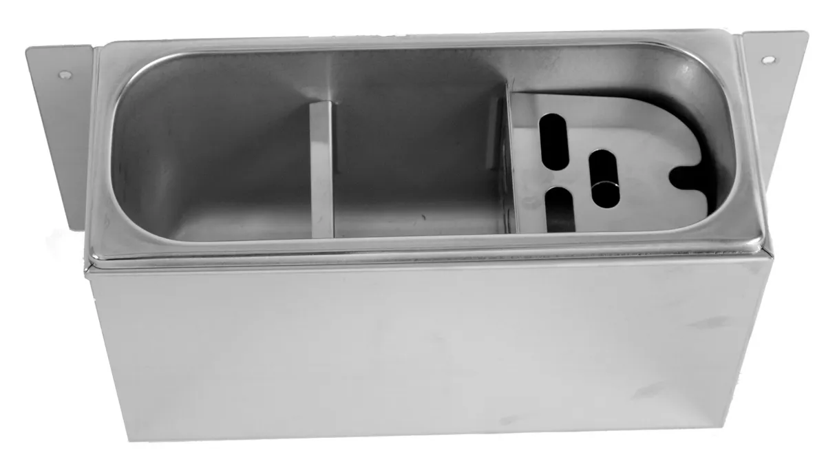 Spülbecken Eislöffel mit Wasseranschluss und Abflussrohr